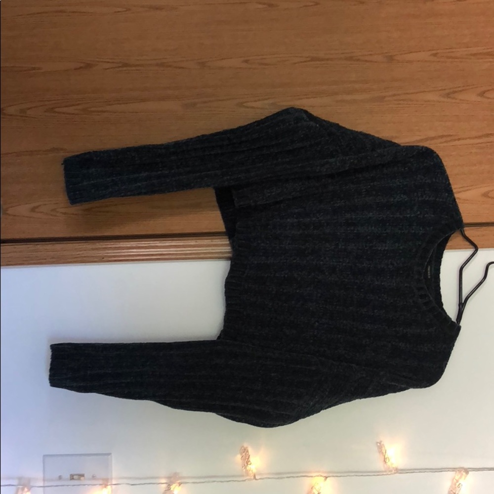 Super soft hunter green cropped sweater